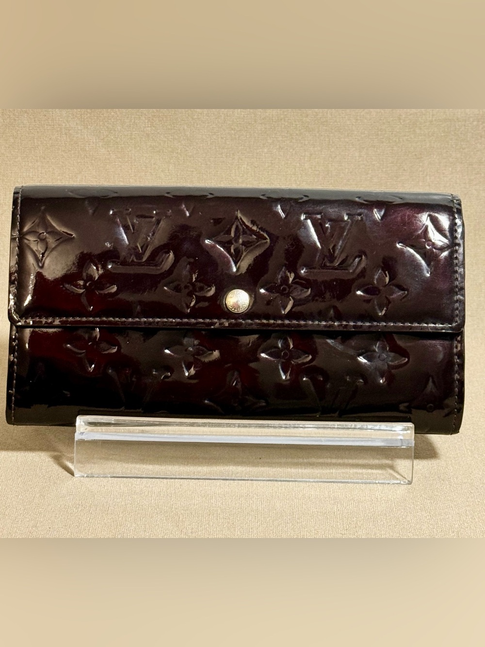 ✨ Authentic Louis Vuitton Monogram Vernis Sarah Wallet - Amarante ✨